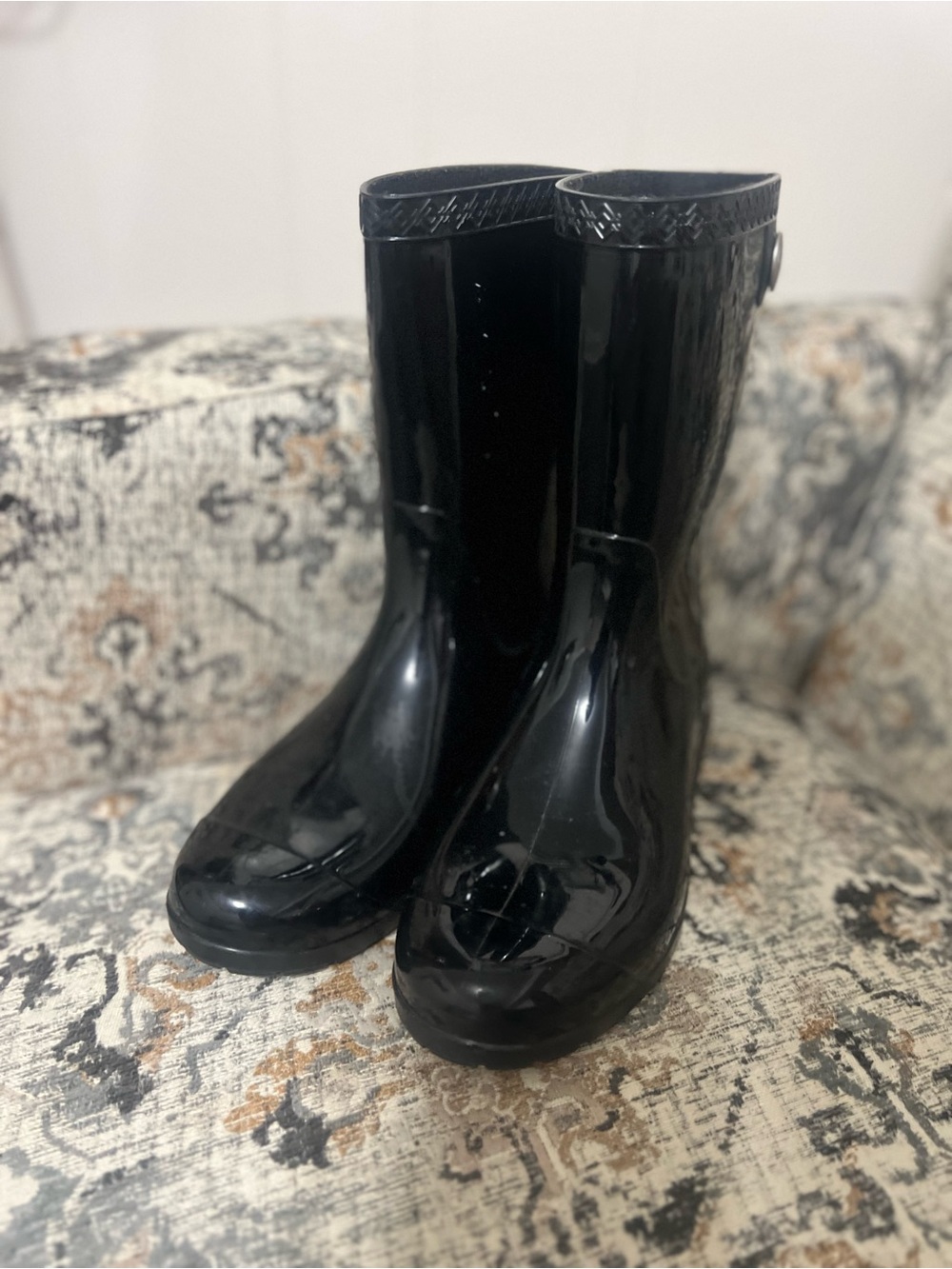 UGG Women's Black Glossy Rain Booties